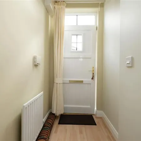 3 Cosy Bedrooms In A House 6 People Проживание в семье