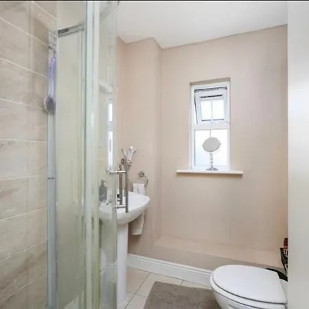 3 Cosy Bedrooms In A House 6 People Privatunterkunft Tyrrelstown