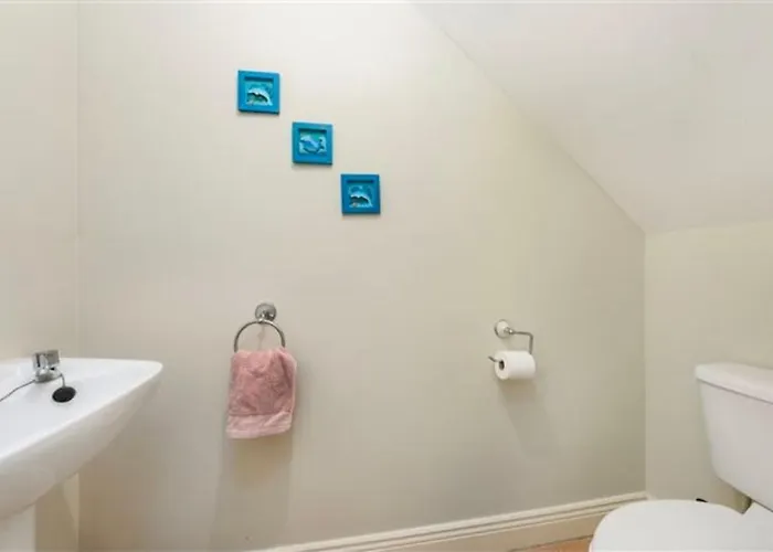 3 Cosy Bedrooms In A House 6 People